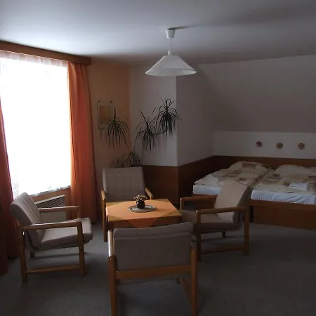 U Kolaru I. Pensión 3*